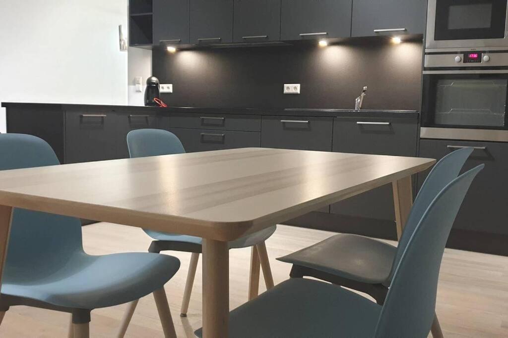 Modern 2 Bedrooms Flat In Center With Parking-3a Luxemburg